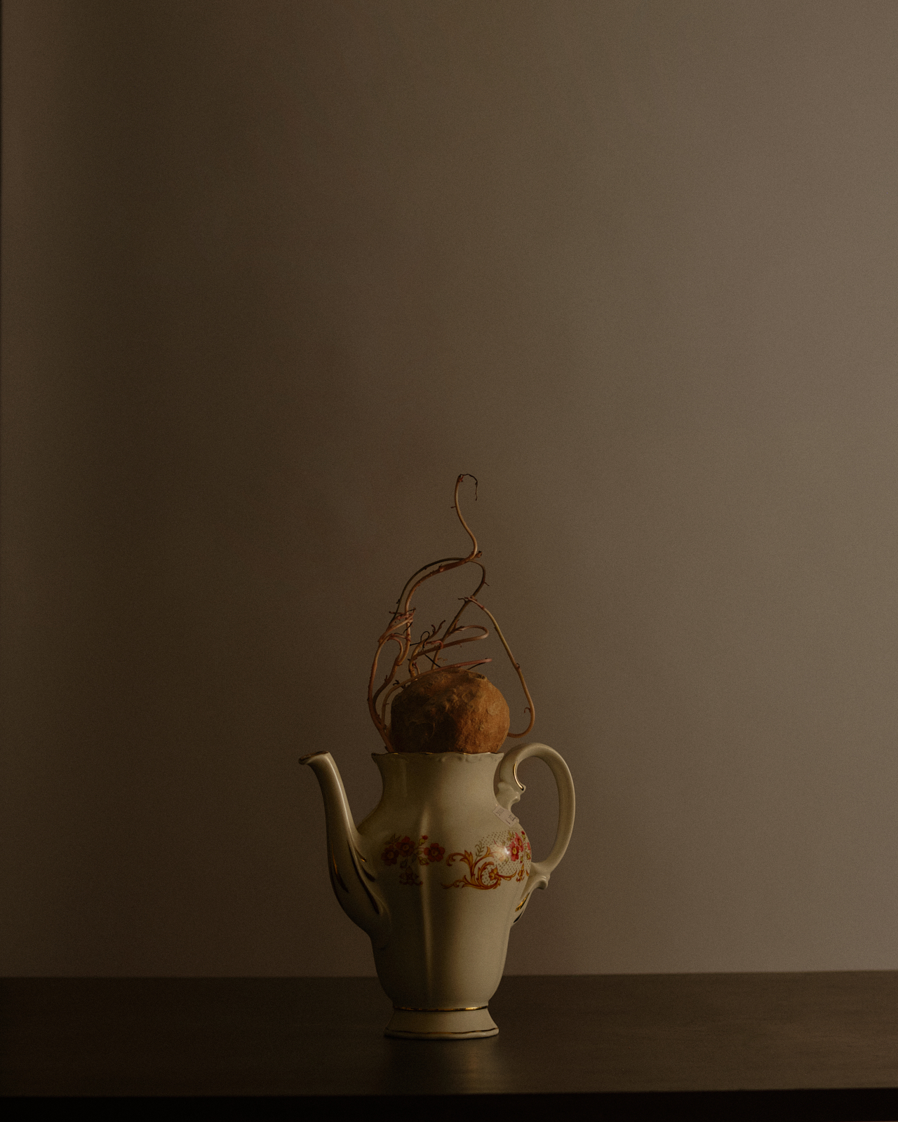Inventaire, personal still life series made from objects found during a studio inventory - 4