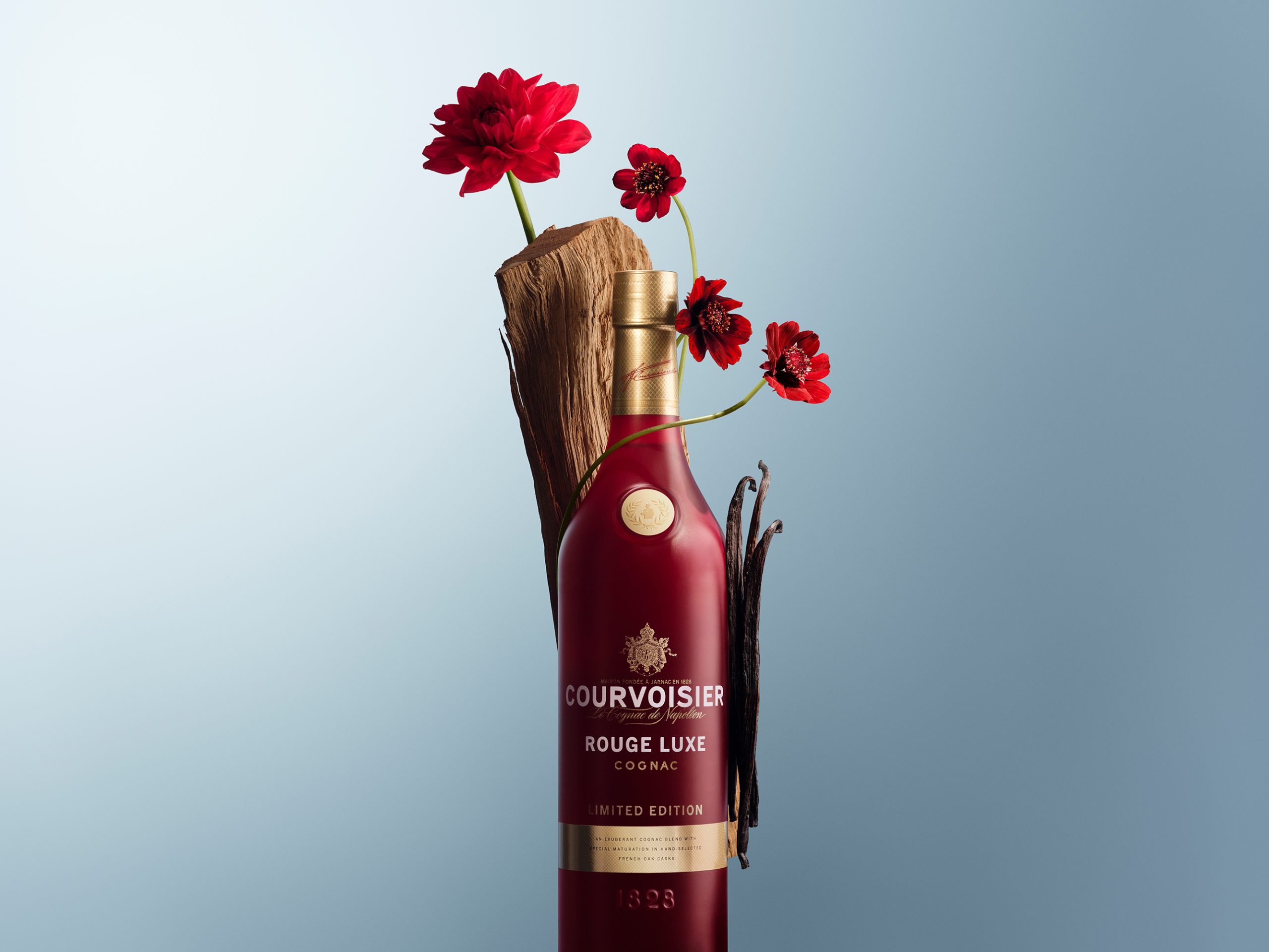 Courvoisier Rouge Luxe cognac, bottle still life, print and digital campaign, Germain Gilbert, Époque studio, Paris - 2