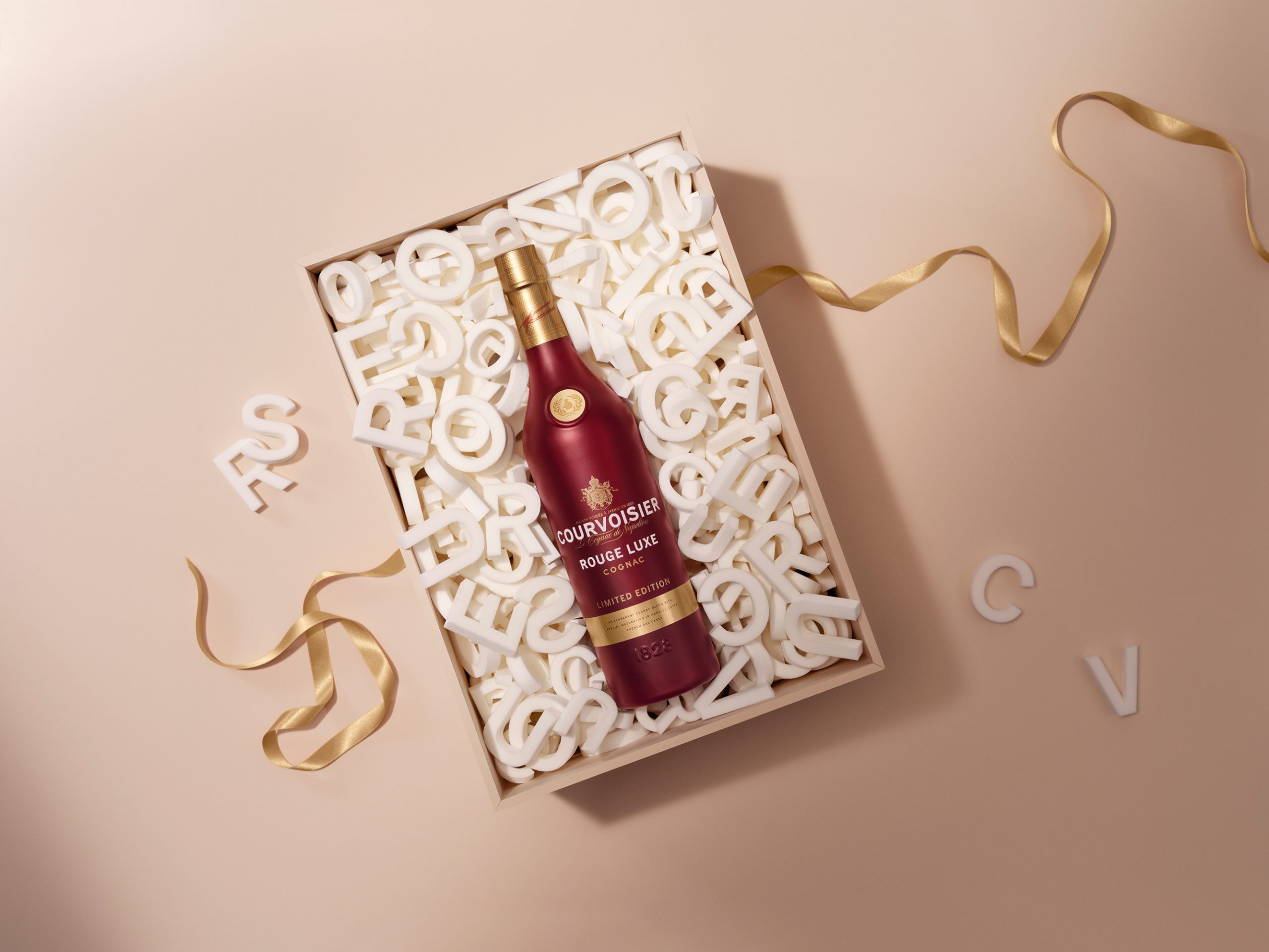 Courvoisier Rouge Luxe cognac, bottle still life, print and digital campaign, Germain Gilbert, Époque studio, Paris - 6