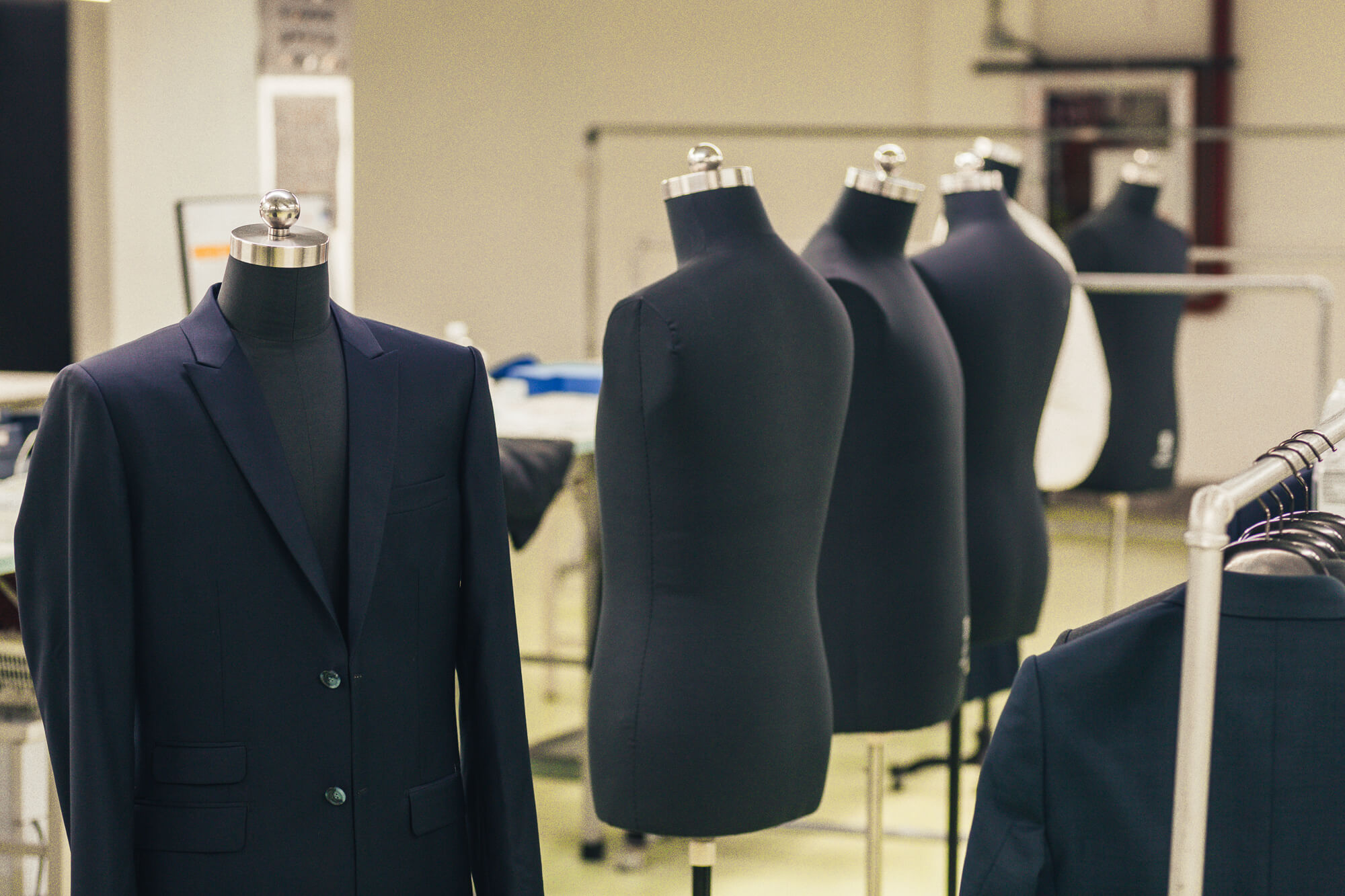 Atelier NA, Savoir Faire, menswear workshop, made-to-measure suit, Germain Gilbert, Époque studio, Paris - 22