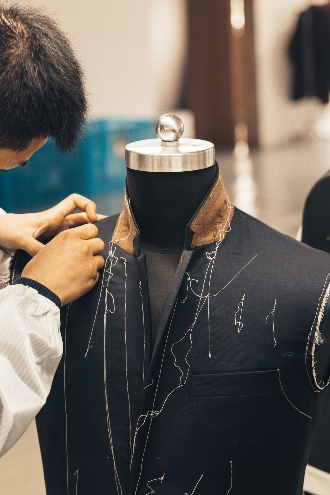 Atelier NA, Savoir Faire, menswear workshop, made-to-measure suit, Germain Gilbert, Époque studio, Paris - 25