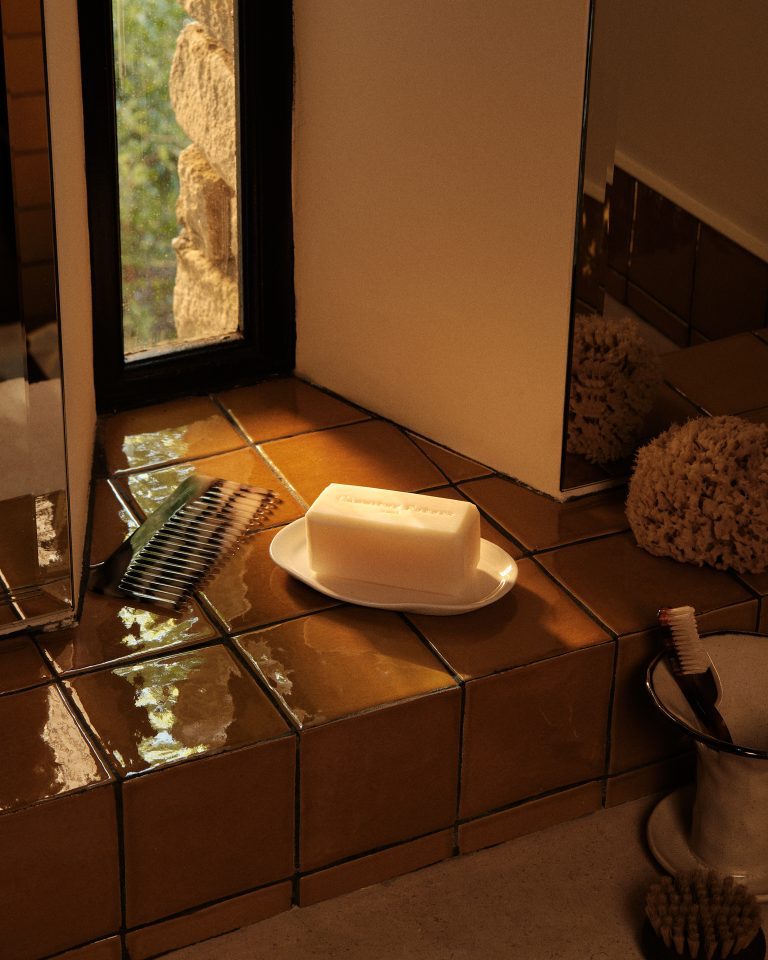Carrière Frères, seasonal still life: scented candles, diffusers and soaps - 41