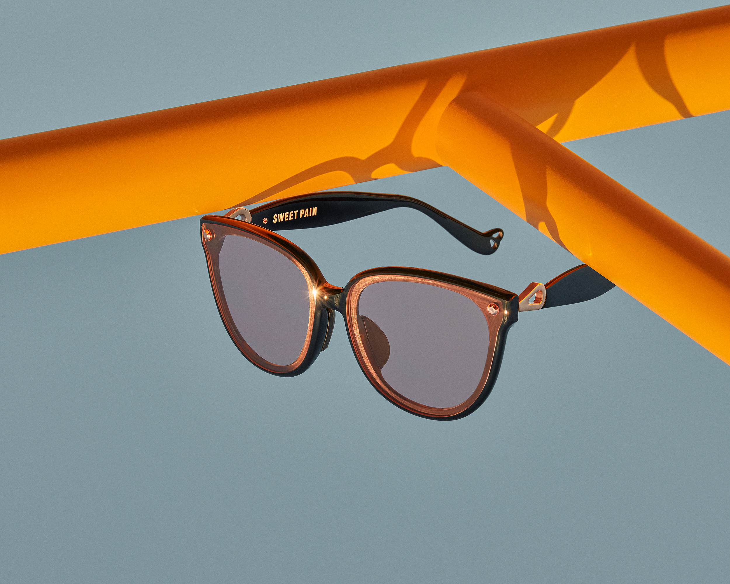Sweet Pain, lunettes de soleil, Never Mind Gravity, Germain Gilbert, Époque studio, Paris - 7