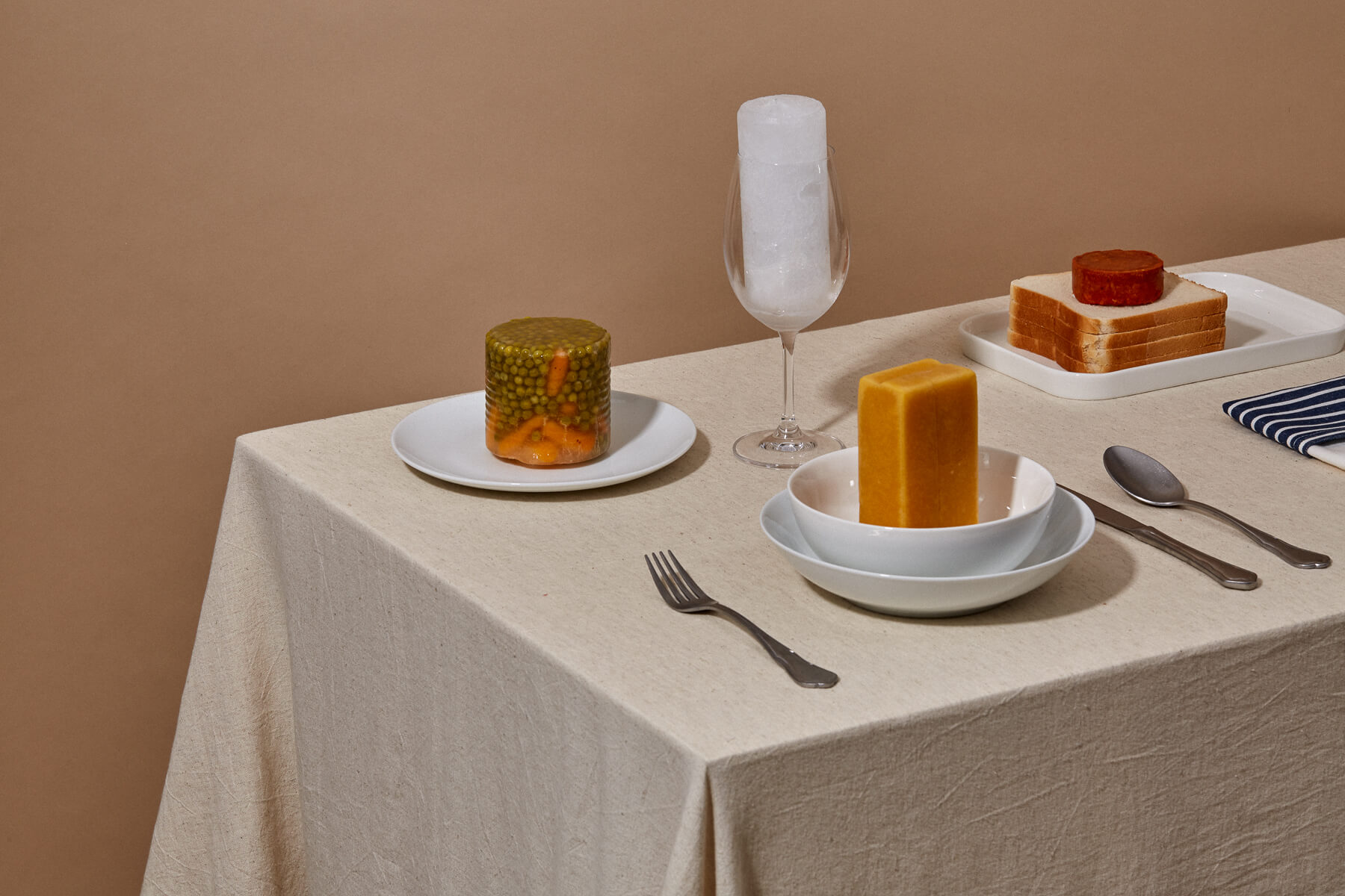 Délicieux cancer, personal series on food inequality after the lockdown, photography by Germain Gilbert, Époque studio, Paris - 6