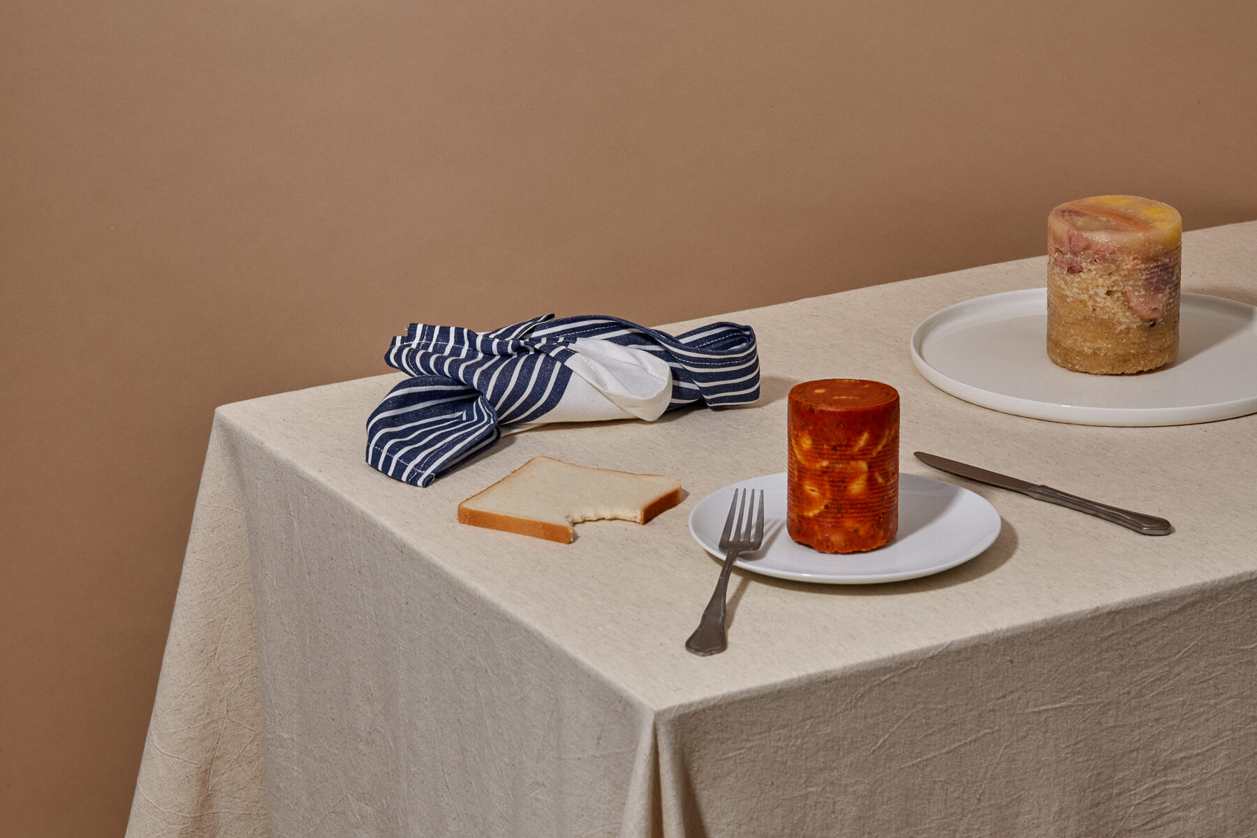 Délicieux cancer, personal series on food inequality after the lockdown, photography by Germain Gilbert, Époque studio, Paris - 7